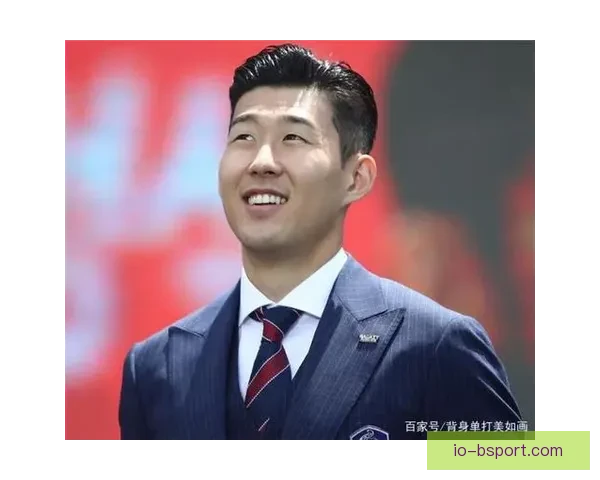 孙兴慜荣登PFA年度最佳阵容展现亚洲球员风采