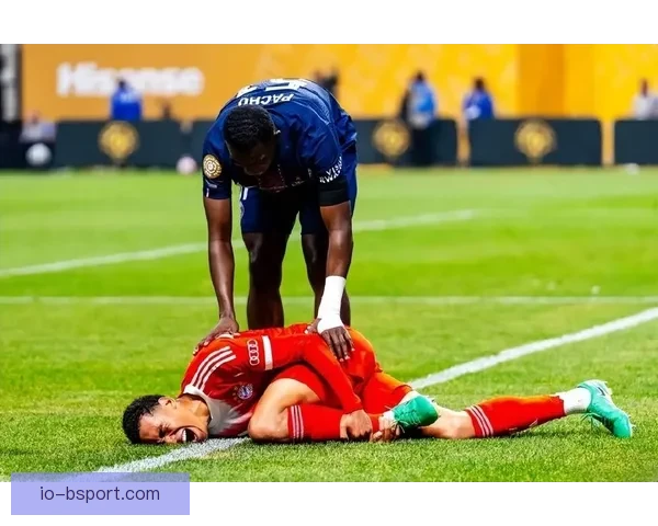 扎伊尔埃梅里法国首秀建功却脚踝重伤提前退场